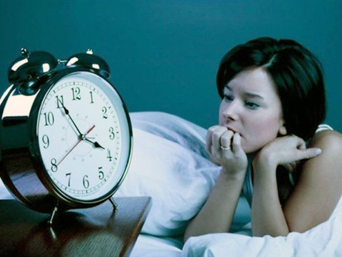 nhịn ăn để giảm cân sẽ gây mất ngủ